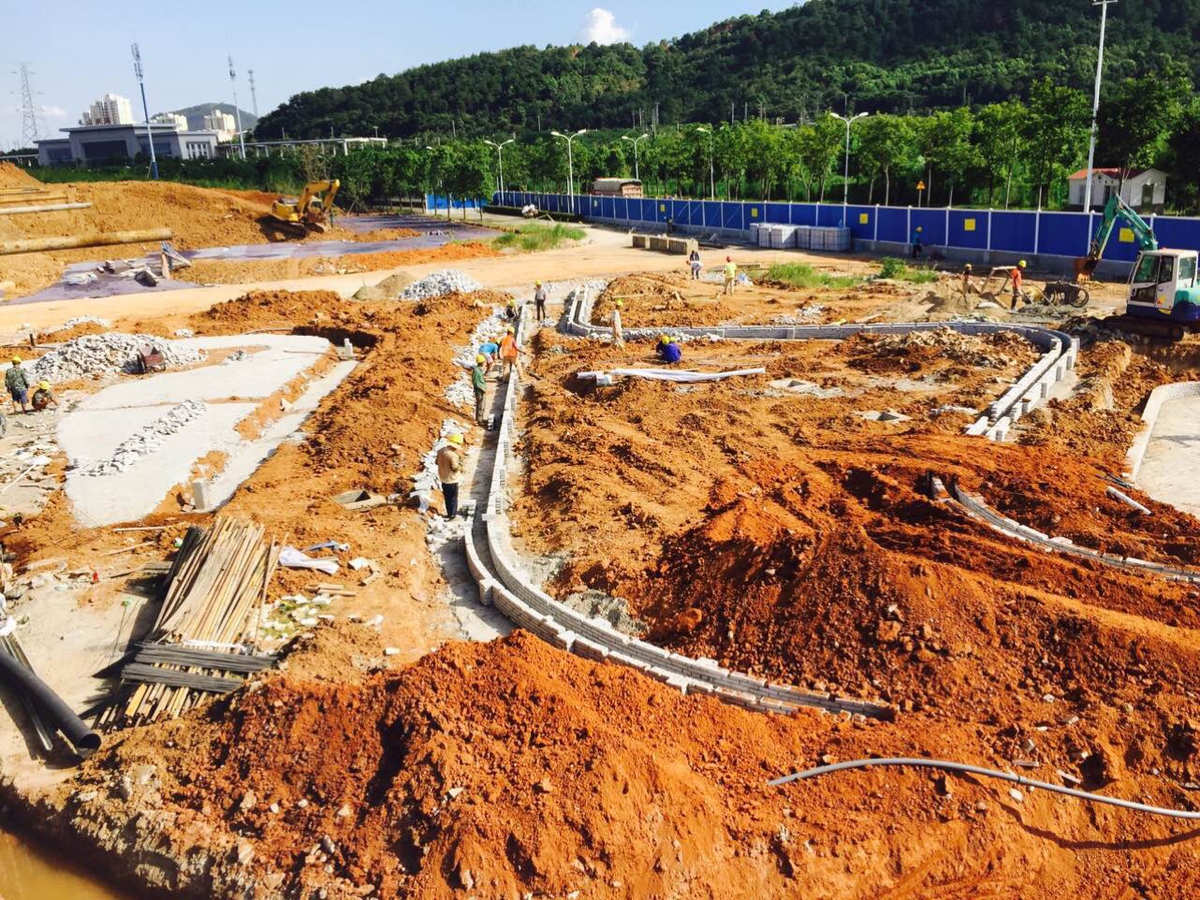 2019年6月15日大沙河生態(tài)長廊景觀項(xiàng)目綠化工程III 綠化工程